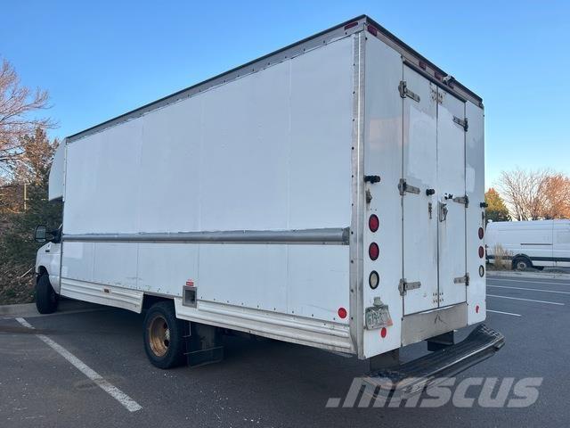 Ford E-350 Panel vans