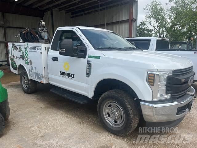 Ford F-250 Construction - Others