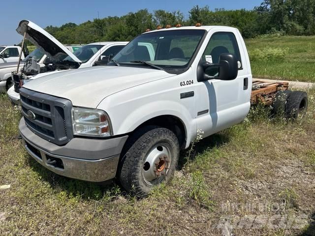 Ford F-350 Cabins and interior