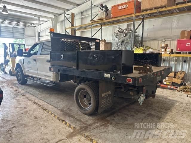 Ford F-350 Flatbed / Dropside trucks