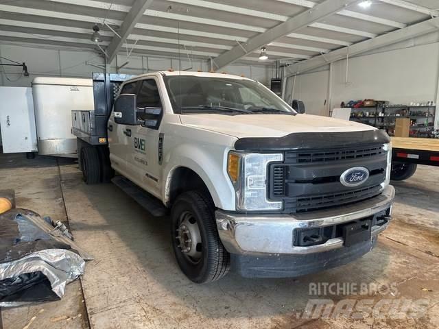 Ford F-350 Flatbed / Dropside trucks