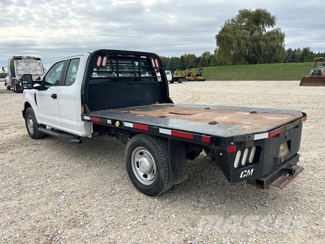 Ford F-350 Flatbed / Dropside trucks