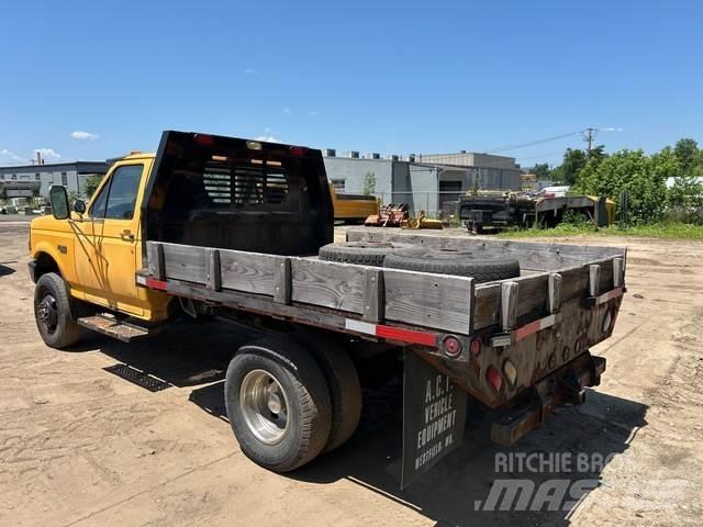 Ford F-350 XL Flatbed / Dropside trucks