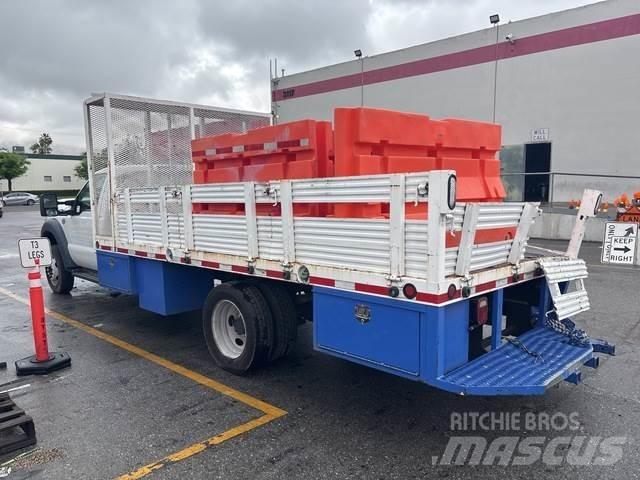 Ford F-450 Flatbed / Dropside trucks