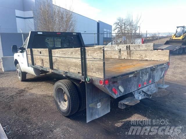 Ford F-450 Flatbed / Dropside trucks