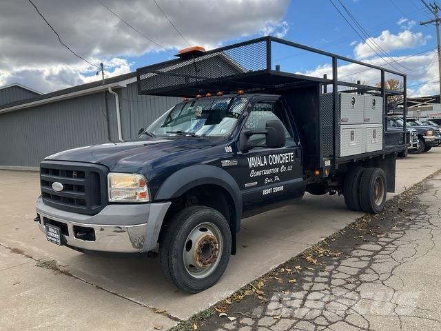Ford F-450 Flatbed / Dropside trucks