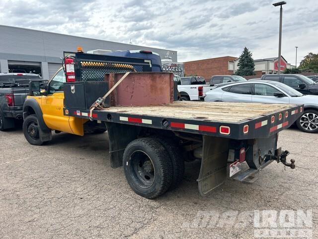 Ford F-450 Flatbed / Dropside trucks