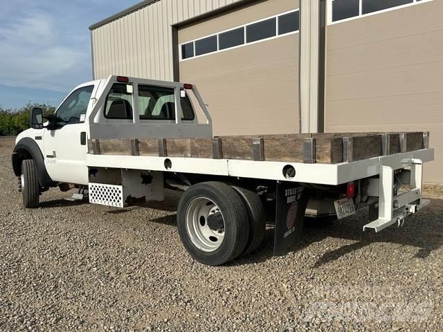 Ford F-550 Flatbed / Dropside trucks