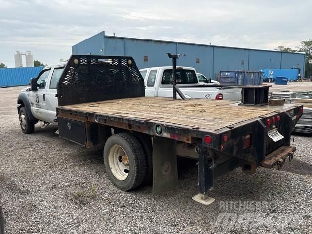 Ford F-550 Flatbed / Dropside trucks