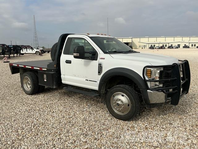 Ford F-550 Flatbed / Dropside trucks
