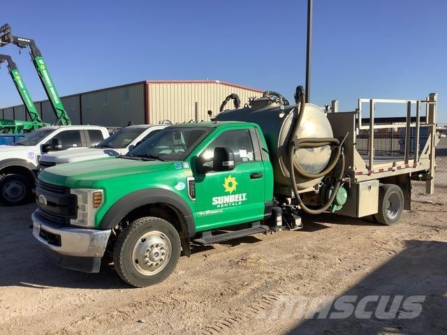 Ford F-550 Flatbed / Dropside trucks