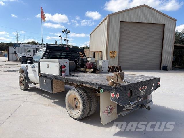 Ford F-550 Flatbed / Dropside trucks