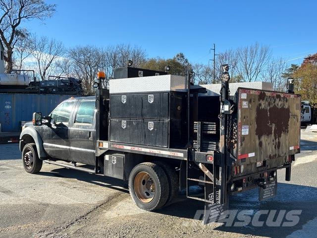 Ford F-550 Flatbed / Dropside trucks