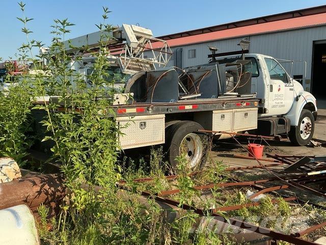 Ford F-650 Flatbed / Dropside trucks