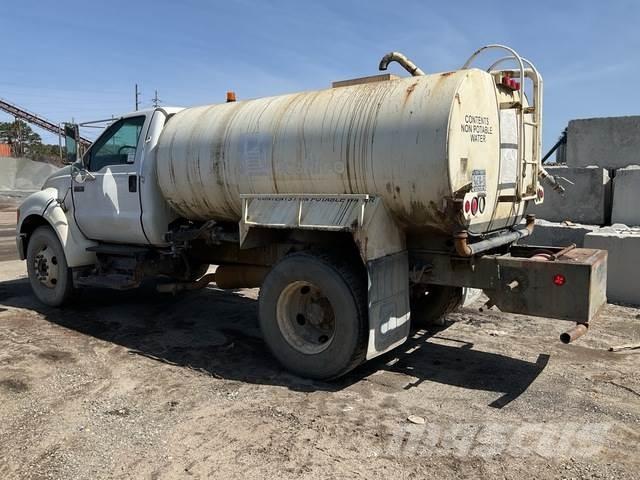 Ford F-750 Water tankers