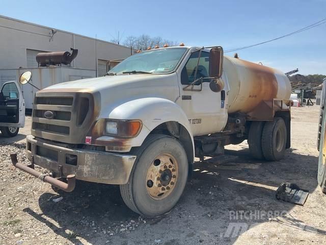 Ford F-750 Water tankers
