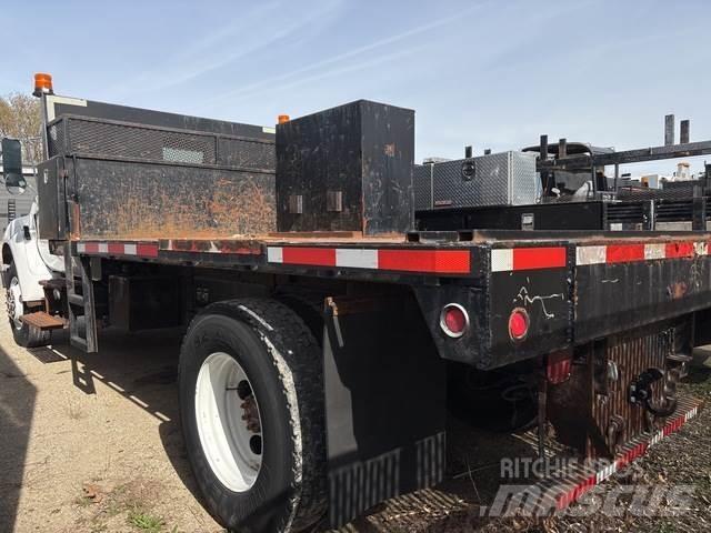 Ford F-750 Flatbed / Dropside trucks
