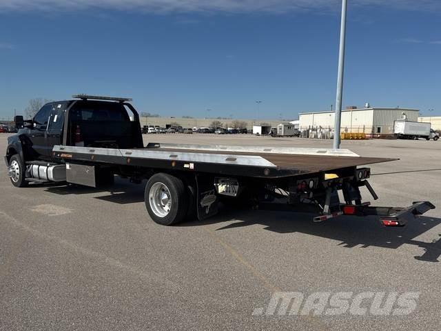 Ford F-750 Recovery vehicles