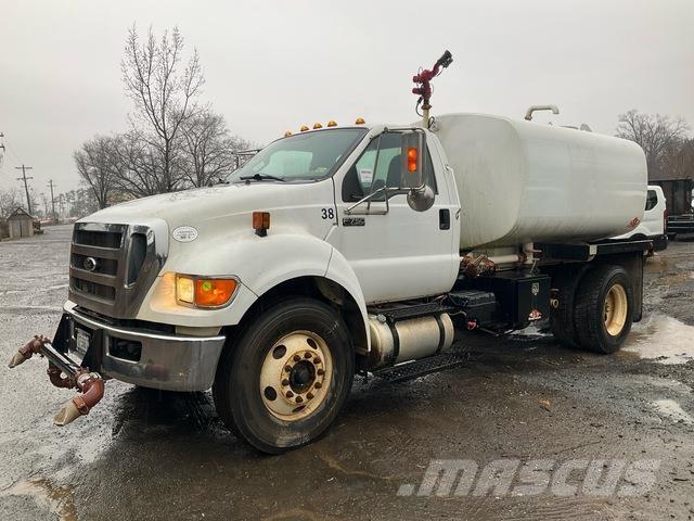 Ford F-750 Water tankers