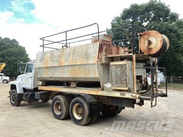 Ford L8000 Agriculture - Others
