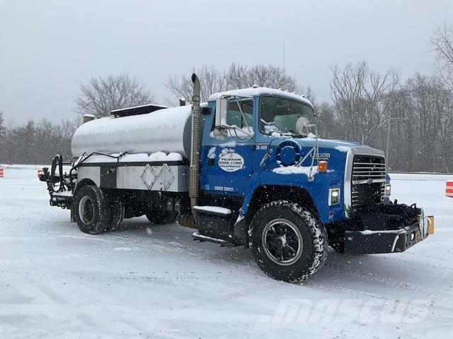 Ford L8000 Concrete trucks