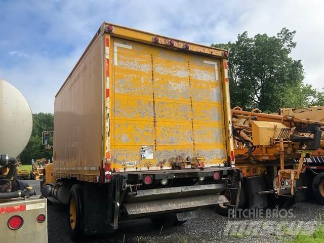 Ford L8000F Box body trucks