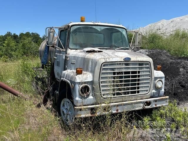 Ford LN7000 Water tankers