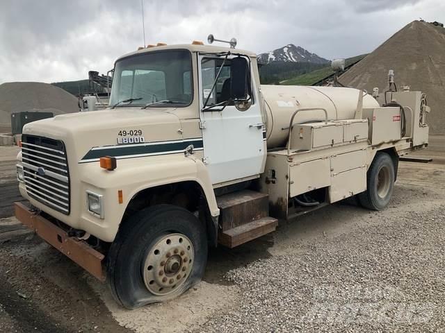 Ford LN8000 Tanker trucks