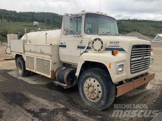 Ford LN8000 Tanker trucks