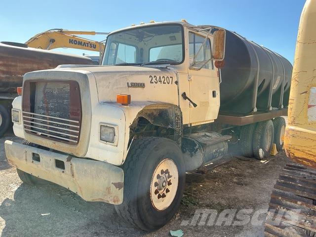 Ford LT9000 Water tankers