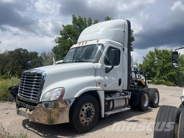 Freightliner  Tractor Units