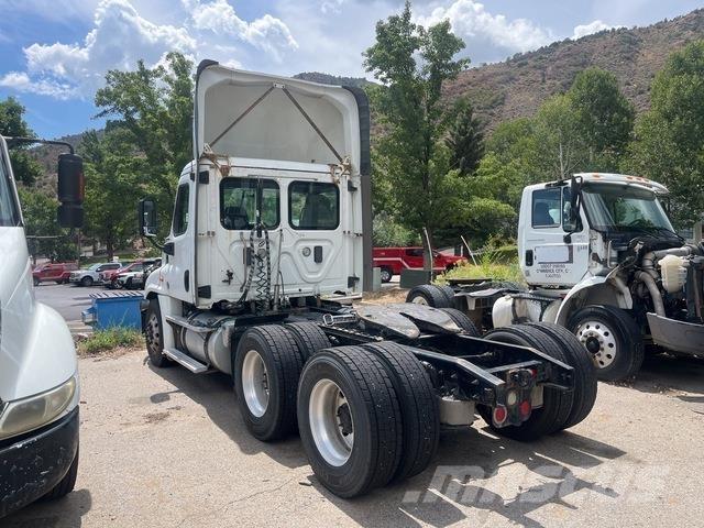 Freightliner  Tractor Units