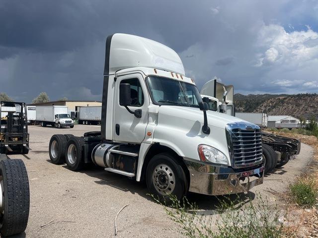 Freightliner  Tractor Units