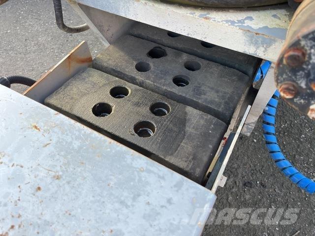 G & Z S400 Concrete pavers