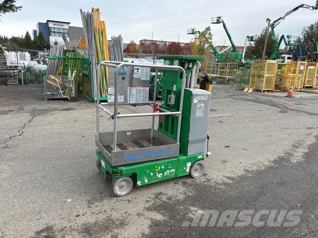 Genie GR-12 Vertical mast lifts