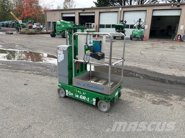 Genie GR-12 Vertical mast lifts