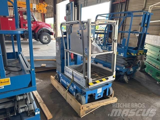 Genie GR-20 Vertical mast lifts
