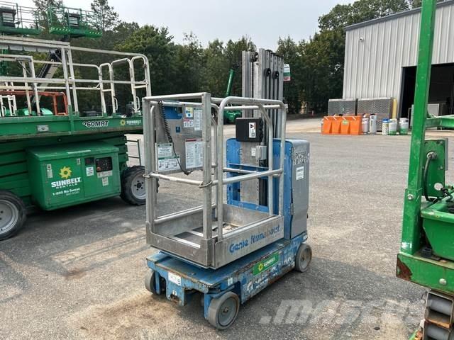 Genie GR-20 Vertical mast lifts