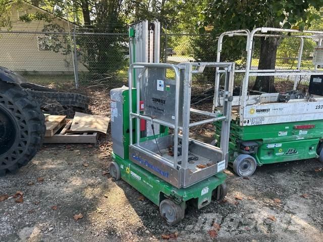 Genie GR-20 Vertical mast lifts