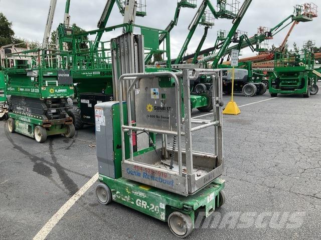 Genie GR-20 Vertical mast lifts