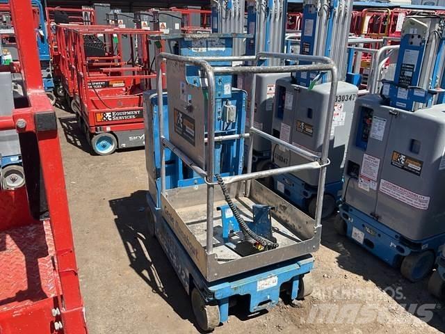 Genie GR12 Vertical mast lifts