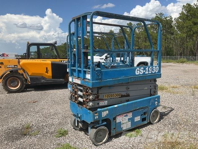 Genie GS-1930 Scissor lifts