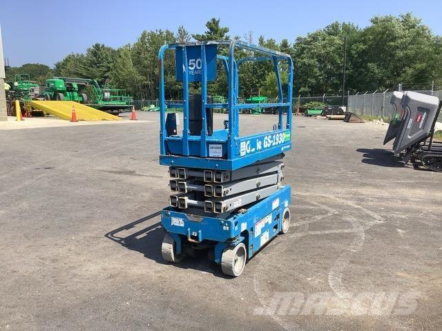 Genie GS-1930 Scissor lifts