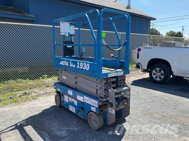 Genie GS-1930 Scissor lifts