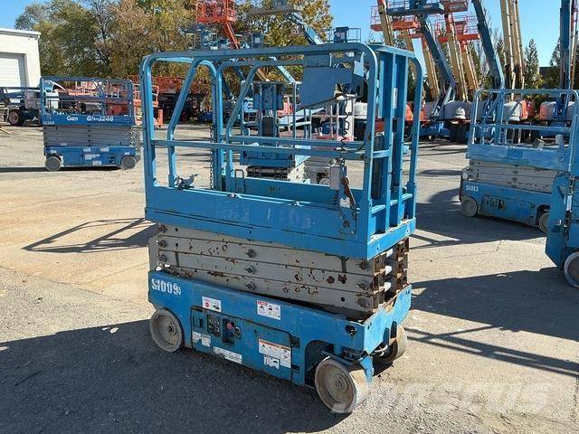 Genie GS-1930 Scissor lifts