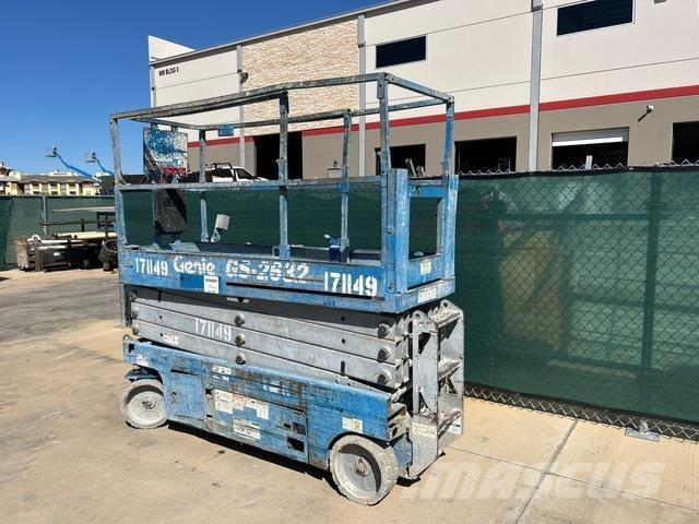 Genie GS-2632 Scissor lifts