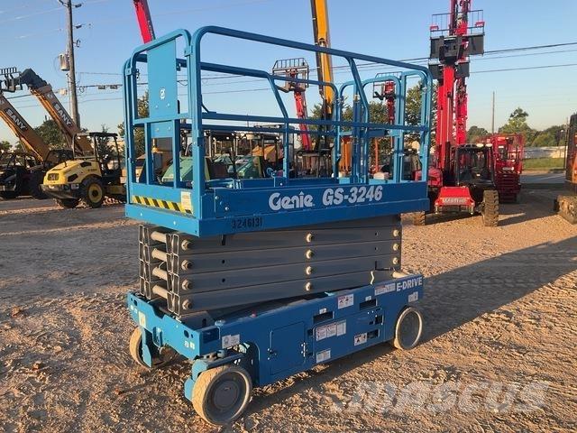 Genie GS-3246 Scissor lifts
