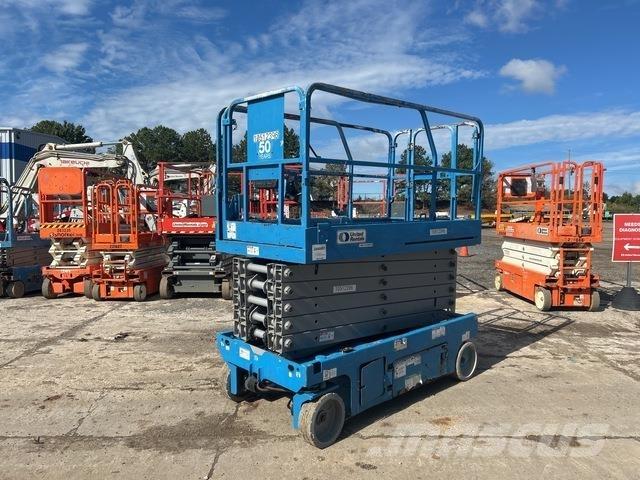 Genie GS-4047 Scissor lifts