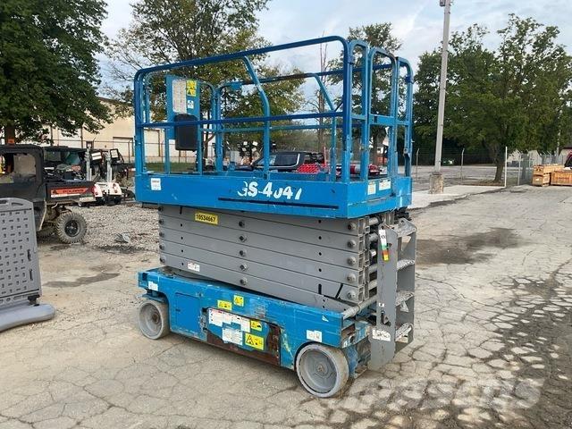 Genie GS-4047 Scissor lifts