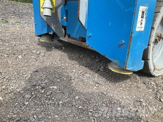 Genie GS3232 Scissor lifts